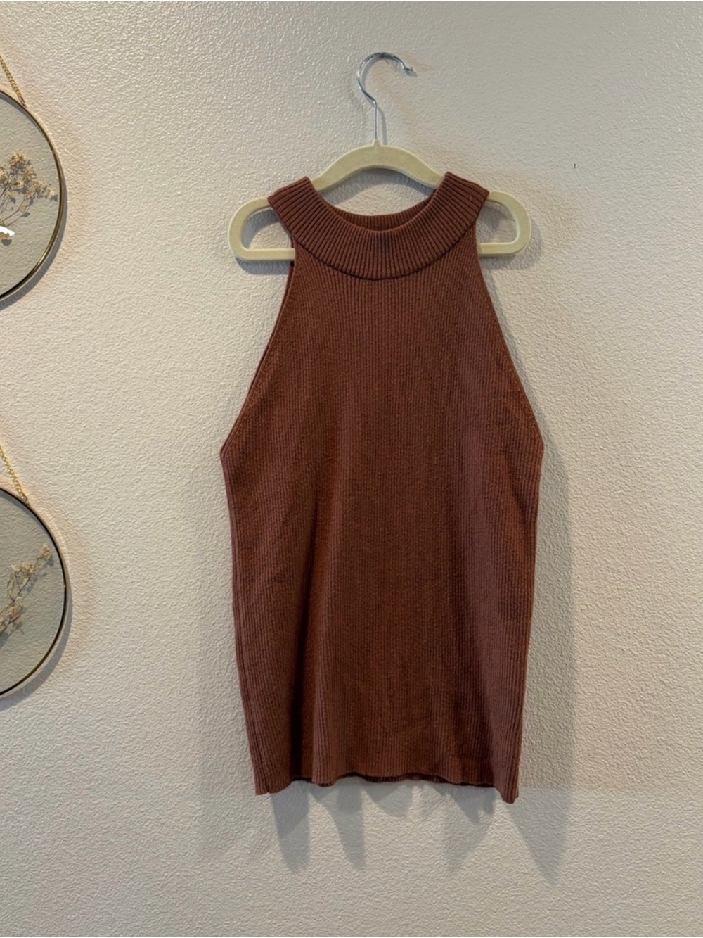 Ribbed High-Neck Tank Top in Rust Brown